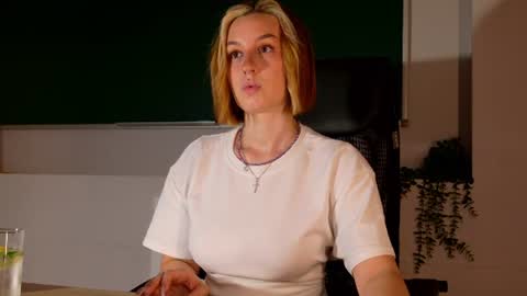 Snapshot of clairemathis chatting on 07.04.26 Claire online show from 07.04.26