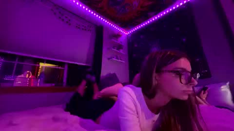 Snapshot of clairewalkerrr chatting on 10.21.25 clairewalkerrr online show from 10.21.25