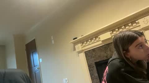 Snapshot of clairewalkerrr chatting on 12.04.25 clairewalkerrr online show from 12.04.25