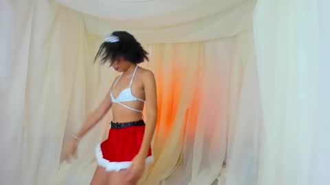 Snapshot of clara_tenssio chatting on 12.19.24 Clara online show from 12.19.24