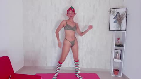 Snapshot of clara_tenssio chatting on 12.21.24 Clara online show from 12.21.24