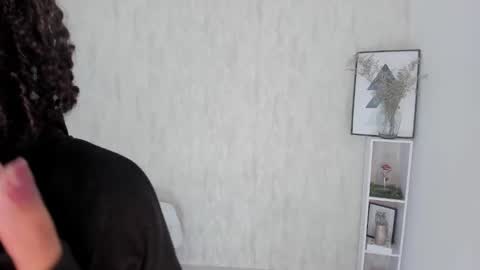 Snapshot of clara_tenssio chatting on 12.26.24 Clara online show from 12.26.24