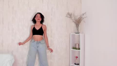 Snapshot of clara_tenssio chatting on 01.09.25 Clara online show from 01.09.25