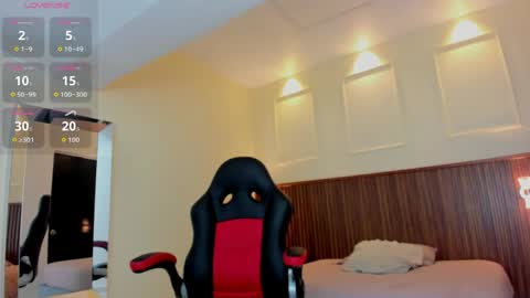 C L A R A  online show from 04.15.26