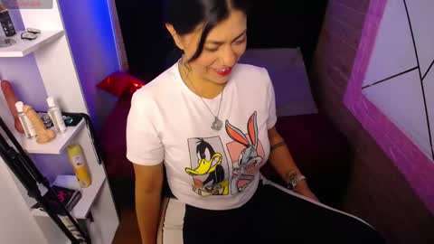 claraa luna online show from 04.21.26