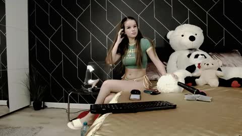 Clara online show from 05.11.26