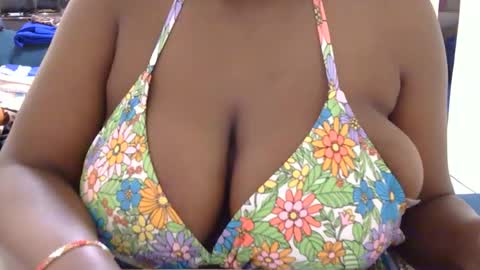 Snapshot of clarahnaughty191 chatting on 02.14.26 clarahnaughty191 online show from 02.14.26