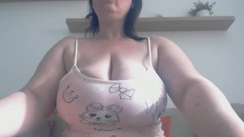 Clara online show from 04.15.26