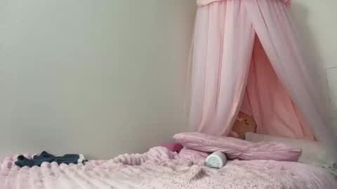 Clara online show from 04.21.26