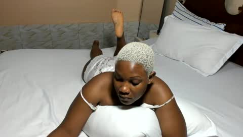 Snapshot of classyhornybabe chatting on 07.07.26 Angel online show from 07.07.26