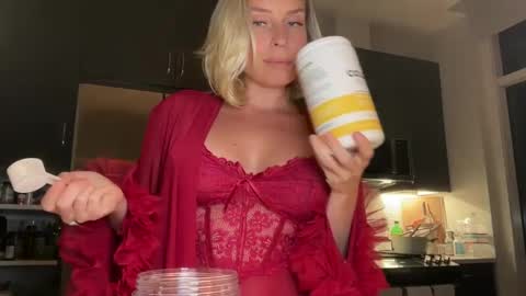 Snapshot of claudia_loves_u chatting on 09.27.25 claudia_loves_u online show from 09.27.25