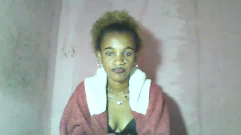 Snapshot of claudiannah chatting on 06.15.26 claudianne online show from 06.15.26
