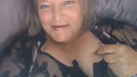 Snapshot of claudineddd chatting on 12.13.24 ClaudineDDD online show from 12.13.24