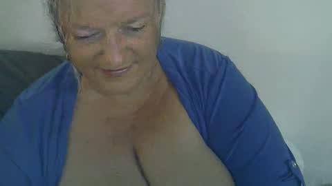 Snapshot of claudineddd chatting on 01.24.25 ClaudineDDD online show from 01.24.25