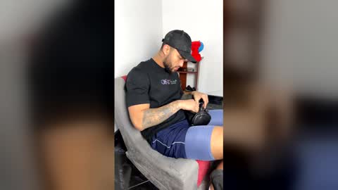 Snapshot of claybrown_ chatting on 02.24.26 Clay online show from 02.24.26