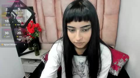 Snapshot of cleo_ross chatting on 12.13.25 CLEO ROSS online show from 12.13.25