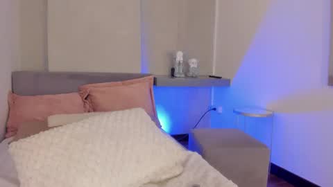 . Cleo Jhonson . online show from 02.20.26