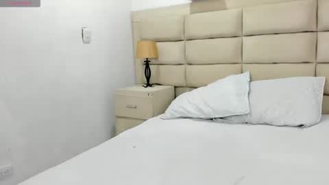 cleowhite_ online show from 11.12.25