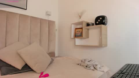 clhoe_johnson_ online show from 09.27.25