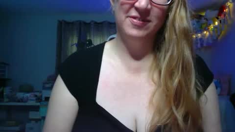 Snapshot of climaxfairy chatting on 09.12.25 Kate online show from 09.12.25