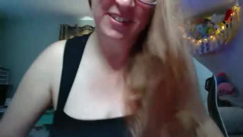 Snapshot of climaxfairy chatting on 10.26.25 Kate online show from 10.26.25