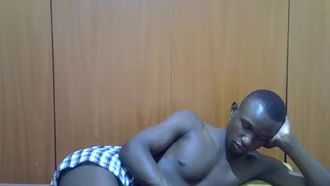 Snapshot of clive_damian chatting on 05.27.26 clive_damian online show from 05.27.26