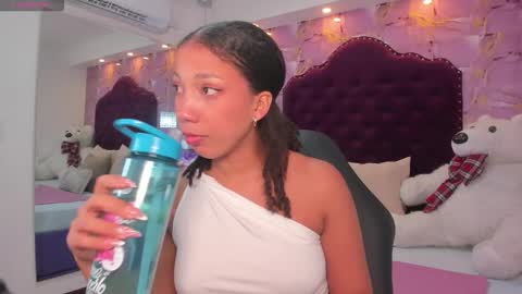 Snapshot of cloe_555 chatting on 10.28.25 Cloe 555 online show from 10.28.25