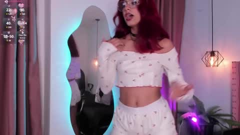 Snapshot of cloe__hills chatting on 03.01.25 Cloe online show from 03.01.25