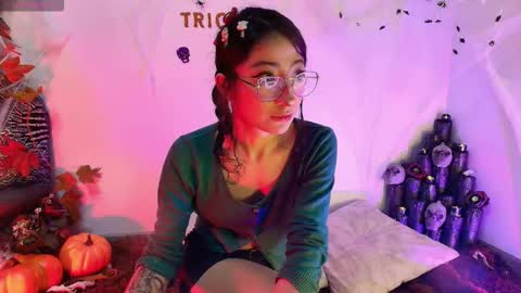 Cloe Leeee online show from 10.21.25