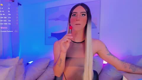 CLOE REMINTON online show from 12.30.24