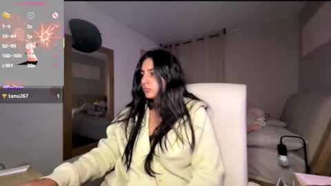 cloe small online show from 10.22.25