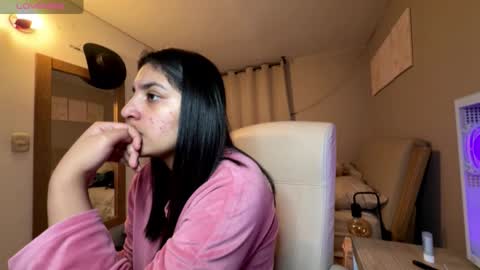 cloe small online show from 12.18.25