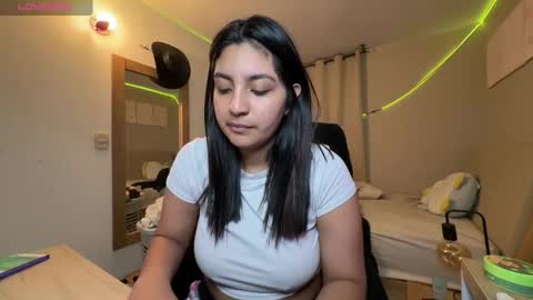 cloe small online show from 12.23.25