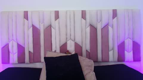 Cloe  Stanfort online show from 10.18.25