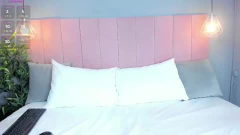 C L O E  online show from 09.17.25