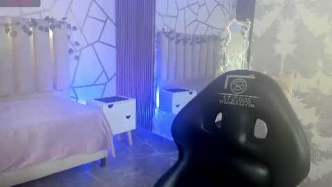 Snapshot of cloee_tay1 chatting on 06.19.26 cloee_tay1 online show from 06.19.26
