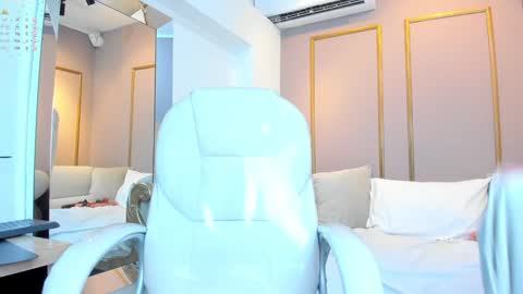 Snapshot of cloehap chatting on 02.08.25 Cloe online show from 02.08.25