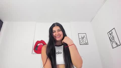 Snapshot of cloehonney chatting on 03.02.25 cloe online show from 03.02.25