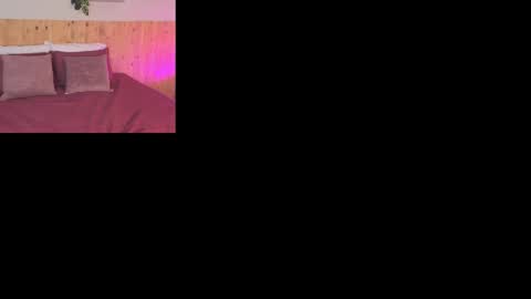 Snapshot of cloehsmiith chatting on 11.11.25 Chloe Smith online show from 11.11.25