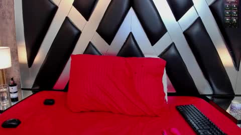 lady cloe person online show from 02.05.26