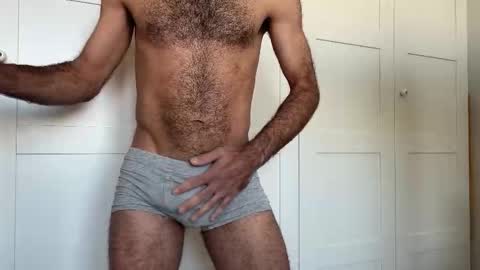 Snapshot of cloudcruiser99 chatting on 11.11.25 Alex online show from 11.11.25