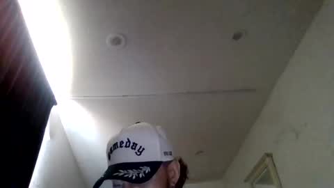 Snapshot of cloudyydayzz chatting on 05.07.26 tallhungandcloudy online show from 05.07.26