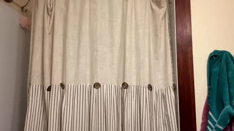 Snapshot of cloverboy1988 chatting on 01.21.25 cloverboy1988 online show from 01.21.25