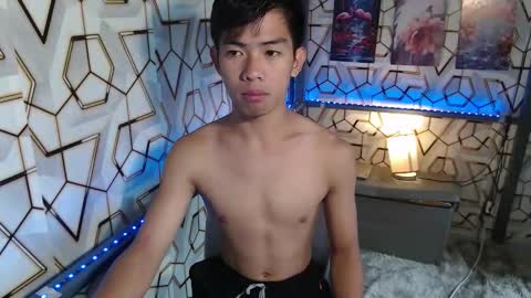 Snapshot of clyde_twinkx chatting on 09.14.25 clyde_twinkx online show from 09.14.25