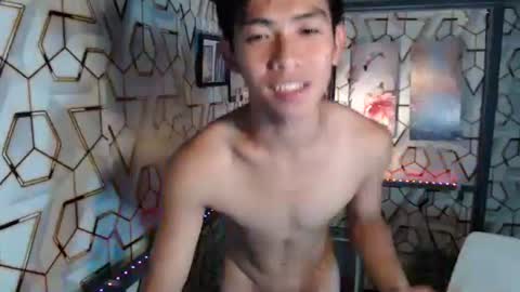 Snapshot of clyde_twinkx chatting on 09.16.25 clyde_twinkx online show from 09.16.25