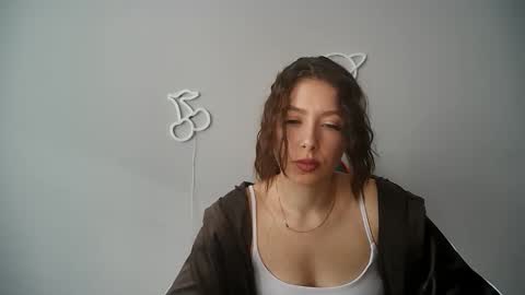 Snapshot of cocoberry1 chatting on 09.17.25 cocoberry1 online show from 09.17.25