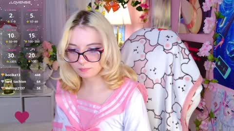 Mia online show from 12.24.24