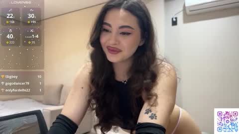 Snapshot of coffee_wihtout_milk chatting on 05.22.26 Yumi online show from 05.22.26