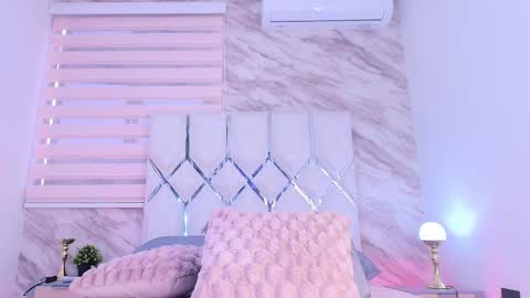 colett online show from 11.22.25