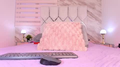 colett online show from 11.25.25